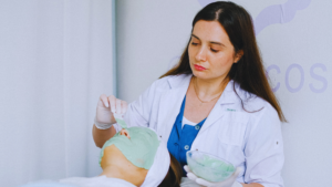 Leia mais sobre o artigo Esteticista Profissional: Beleza, Bem-Estar e Oportunidades